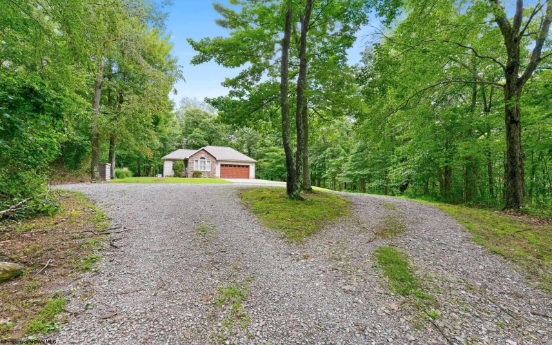157 Reservoir Hill Road, Uniontown, Pennsylvania 15401, 3 Bedrooms Bedrooms, 5 Rooms Rooms,2 BathroomsBathrooms,Single Family Detached,For Sale,Reservoir Hill,0,10166546