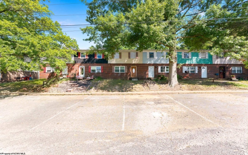 27 Marcus Drive, Morgantown, West Virginia 26501, 3 Bedrooms Bedrooms, 5 Rooms Rooms,1 BathroomBathrooms,Single Family Attached,For Sale,Marcus,0,10166566