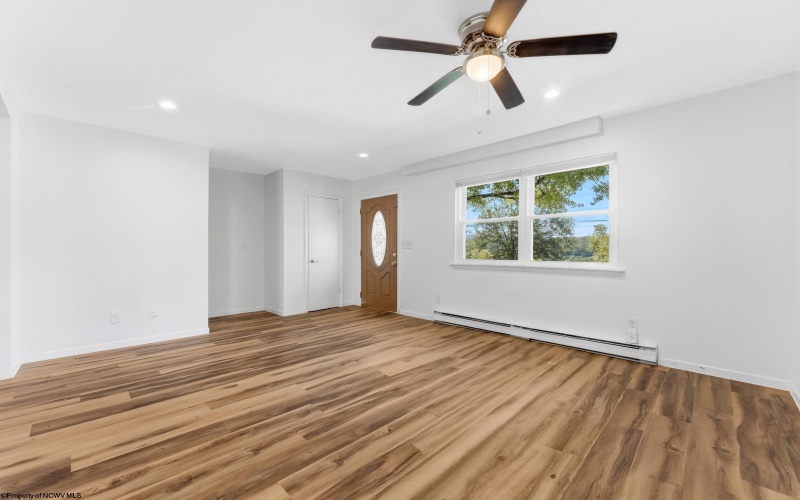 27 Marcus Drive, Morgantown, West Virginia 26501, 3 Bedrooms Bedrooms, 5 Rooms Rooms,1 BathroomBathrooms,Single Family Attached,For Sale,Marcus,0,10166566