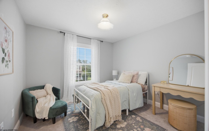 211 Berkshire Circle, Bridgeport, West Virginia 26330, 4 Bedrooms Bedrooms, 14 Rooms Rooms,2 BathroomsBathrooms,Single Family Attached,For Sale,Berkshire,0,10166568