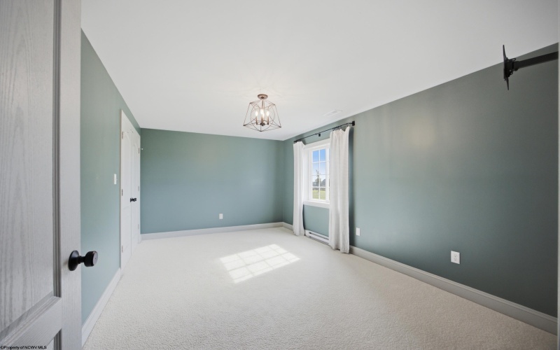 211 Berkshire Circle, Bridgeport, West Virginia 26330, 4 Bedrooms Bedrooms, 14 Rooms Rooms,2 BathroomsBathrooms,Single Family Attached,For Sale,Berkshire,0,10166568