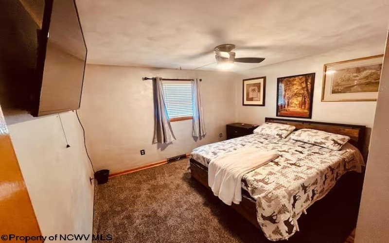 172 Grant Street, Clarksburg, West Virginia 26301, 4 Bedrooms Bedrooms, 9 Rooms Rooms,3 BathroomsBathrooms,Single Family Detached,For Sale,Grant,0,10166569