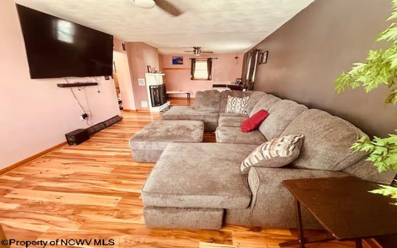 172 Grant Street, Clarksburg, West Virginia 26301, 4 Bedrooms Bedrooms, 9 Rooms Rooms,3 BathroomsBathrooms,Single Family Detached,For Sale,Grant,0,10166569