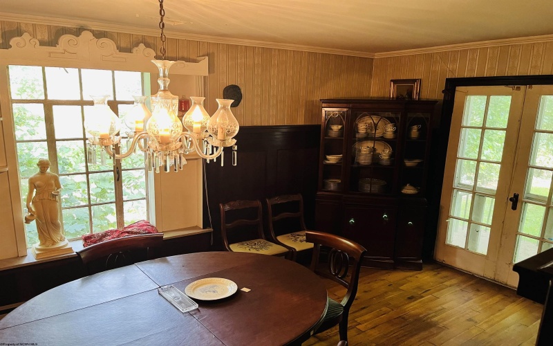 1 E 4th Street, Weston, West Virginia 26452, 4 Bedrooms Bedrooms, 12 Rooms Rooms,2 BathroomsBathrooms,Single Family Detached,For Sale,E 4th,0,10166554