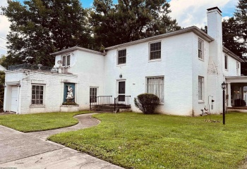 1 E 4th Street, Weston, West Virginia 26452, 4 Bedrooms Bedrooms, 12 Rooms Rooms,2 BathroomsBathrooms,Single Family Detached,For Sale,E 4th,0,10166554