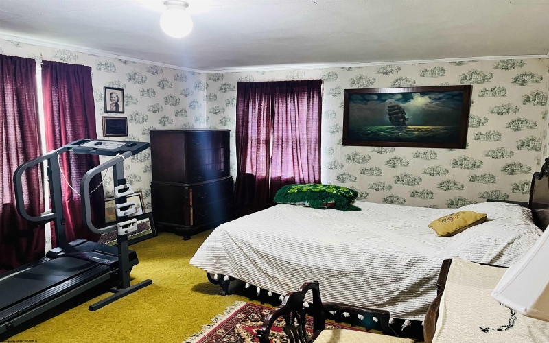 1 E 4th Street, Weston, West Virginia 26452, 4 Bedrooms Bedrooms, 12 Rooms Rooms,2 BathroomsBathrooms,Single Family Detached,For Sale,E 4th,0,10166554