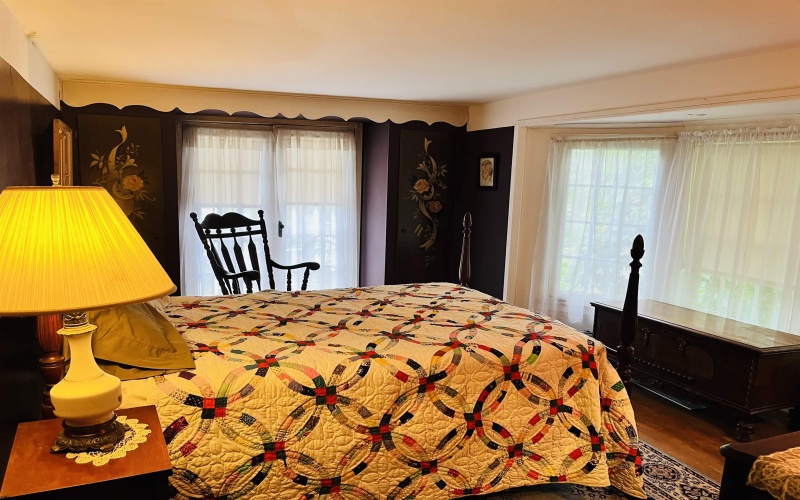 1 E 4th Street, Weston, West Virginia 26452, 4 Bedrooms Bedrooms, 12 Rooms Rooms,2 BathroomsBathrooms,Single Family Detached,For Sale,E 4th,0,10166554