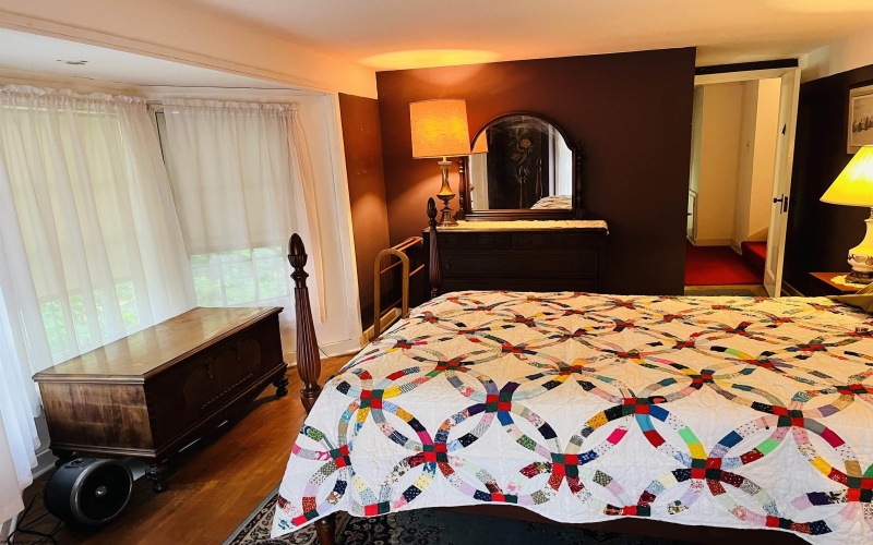 1 E 4th Street, Weston, West Virginia 26452, 4 Bedrooms Bedrooms, 12 Rooms Rooms,2 BathroomsBathrooms,Single Family Detached,For Sale,E 4th,0,10166554