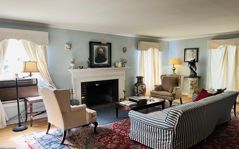1 E 4th Street, Weston, West Virginia 26452, 4 Bedrooms Bedrooms, 12 Rooms Rooms,2 BathroomsBathrooms,Single Family Detached,For Sale,E 4th,0,10166554