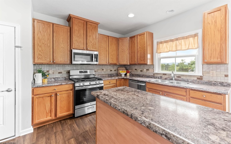 9 Highline Pass Lane, Morgantown, West Virginia 26508, 4 Bedrooms Bedrooms, 10 Rooms Rooms,2 BathroomsBathrooms,Single Family Detached,For Sale,Highline Pass,0,10166551