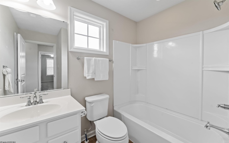 9 Highline Pass Lane, Morgantown, West Virginia 26508, 4 Bedrooms Bedrooms, 10 Rooms Rooms,2 BathroomsBathrooms,Single Family Detached,For Sale,Highline Pass,0,10166551