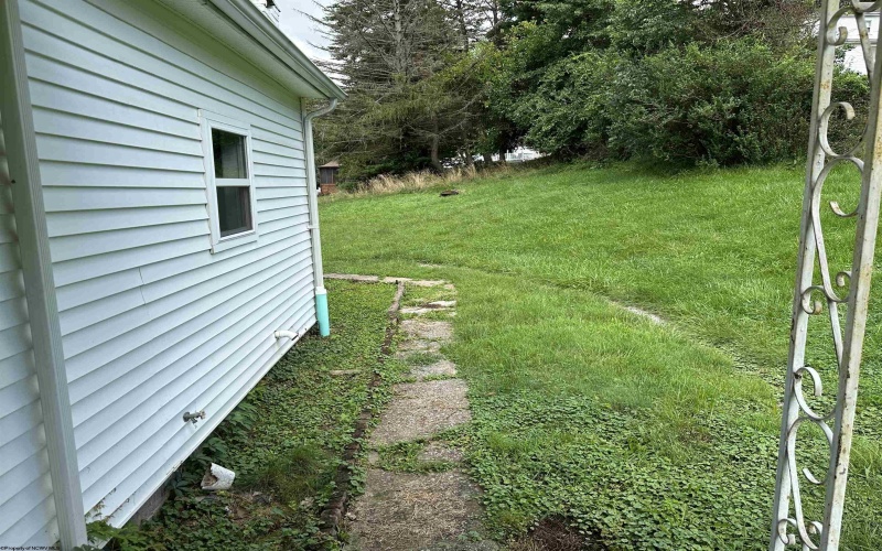 1043 Curtis Avenue, Morgantown, West Virginia 26501, 2 Bedrooms Bedrooms, 5 Rooms Rooms,1 BathroomBathrooms,Single Family Detached,For Sale,Curtis,0,10166550