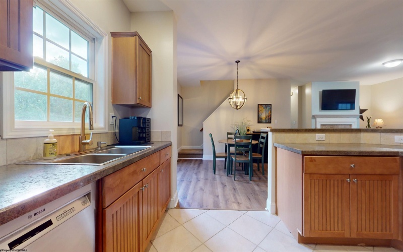 1601 Acorn Drive, Fairmont, West Virginia 26554, 4 Bedrooms Bedrooms, 9 Rooms Rooms,3 BathroomsBathrooms,Single Family Detached,For Sale,Acorn,0,10166556