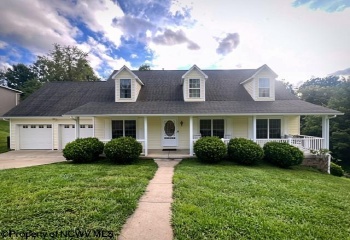 1601 Acorn Drive, Fairmont, West Virginia 26554, 4 Bedrooms Bedrooms, 9 Rooms Rooms,3 BathroomsBathrooms,Single Family Detached,For Sale,Acorn,0,10166556