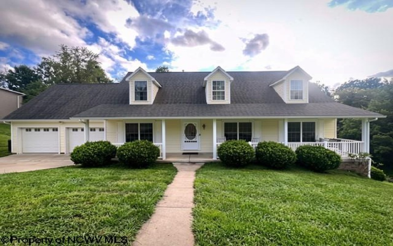 1601 Acorn Drive, Fairmont, West Virginia 26554, 4 Bedrooms Bedrooms, 9 Rooms Rooms,3 BathroomsBathrooms,Single Family Detached,For Sale,Acorn,0,10166556