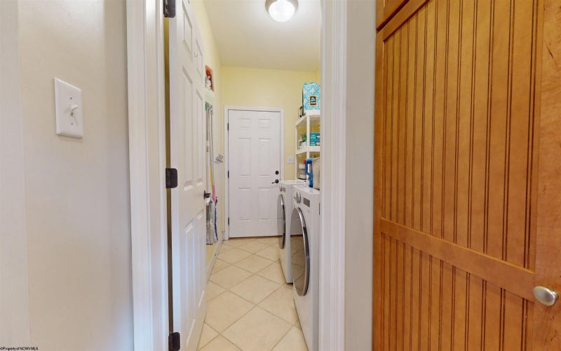 1601 Acorn Drive, Fairmont, West Virginia 26554, 4 Bedrooms Bedrooms, 9 Rooms Rooms,3 BathroomsBathrooms,Single Family Detached,For Sale,Acorn,0,10166556