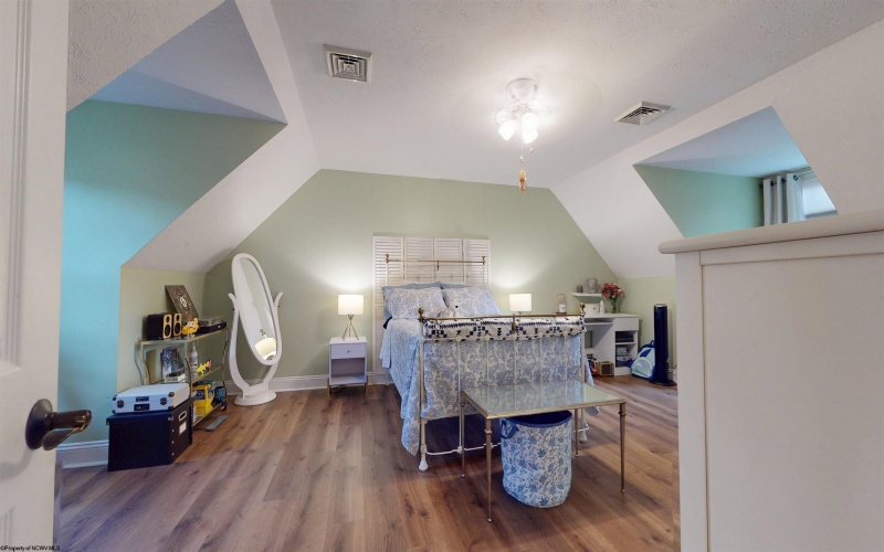 1601 Acorn Drive, Fairmont, West Virginia 26554, 4 Bedrooms Bedrooms, 9 Rooms Rooms,3 BathroomsBathrooms,Single Family Detached,For Sale,Acorn,0,10166556