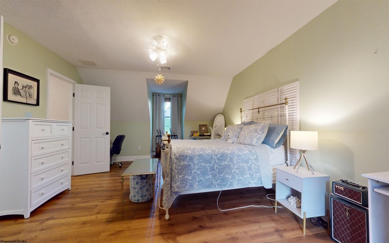 1601 Acorn Drive, Fairmont, West Virginia 26554, 4 Bedrooms Bedrooms, 9 Rooms Rooms,3 BathroomsBathrooms,Single Family Detached,For Sale,Acorn,0,10166556