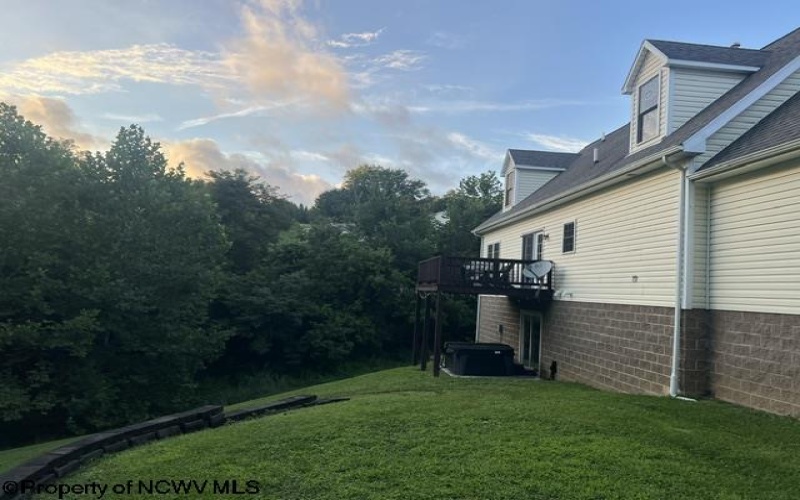 1601 Acorn Drive, Fairmont, West Virginia 26554, 4 Bedrooms Bedrooms, 9 Rooms Rooms,3 BathroomsBathrooms,Single Family Detached,For Sale,Acorn,0,10166556