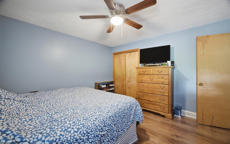 7 Coolview Lane, Bridgeport, West Virginia 26330, 3 Bedrooms Bedrooms, 8 Rooms Rooms,3 BathroomsBathrooms,Single Family Detached,For Sale,Coolview,0,10166552