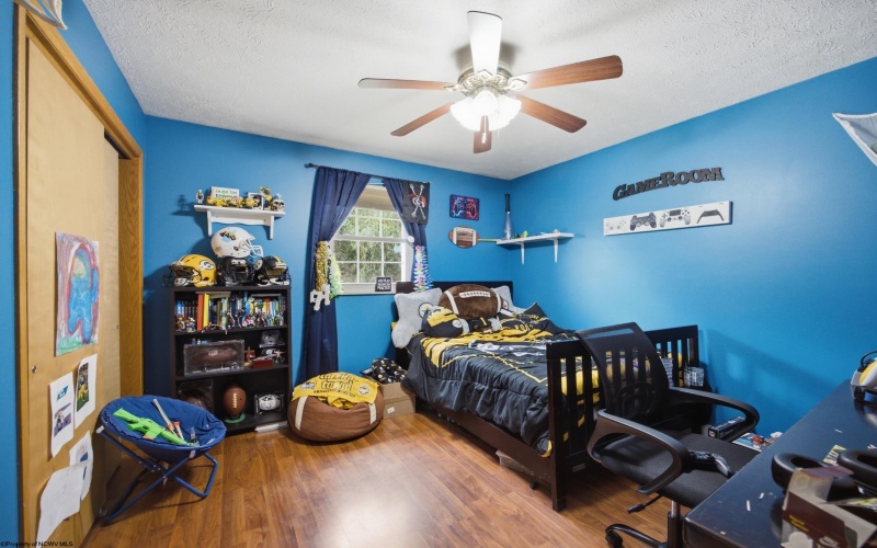 7 Coolview Lane, Bridgeport, West Virginia 26330, 3 Bedrooms Bedrooms, 8 Rooms Rooms,3 BathroomsBathrooms,Single Family Detached,For Sale,Coolview,0,10166552