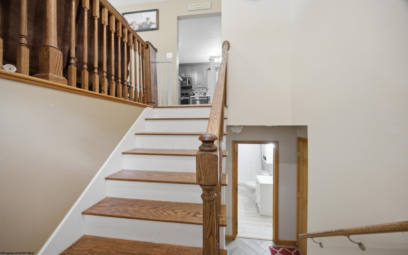 7 Coolview Lane, Bridgeport, West Virginia 26330, 3 Bedrooms Bedrooms, 8 Rooms Rooms,3 BathroomsBathrooms,Single Family Detached,For Sale,Coolview,0,10166552