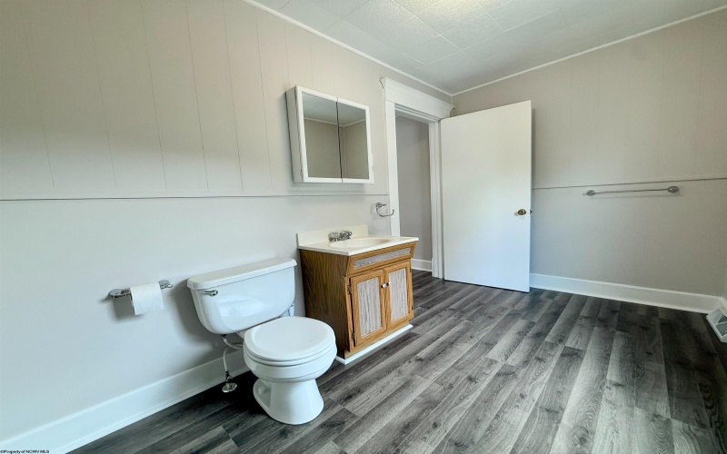 319 Davis Street, Clarksburg, West Virginia 26301, 3 Bedrooms Bedrooms, 6 Rooms Rooms,1 BathroomBathrooms,Single Family Detached,For Sale,Davis,0,10166557