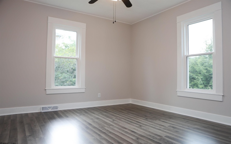 319 Davis Street, Clarksburg, West Virginia 26301, 3 Bedrooms Bedrooms, 6 Rooms Rooms,1 BathroomBathrooms,Single Family Detached,For Sale,Davis,0,10166557