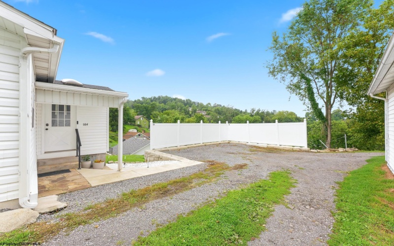 184 Vincent Avenue, Westover, West Virginia 26501, 3 Bedrooms Bedrooms, 7 Rooms Rooms,2 BathroomsBathrooms,Single Family Detached,For Sale,Vincent,0,10166559