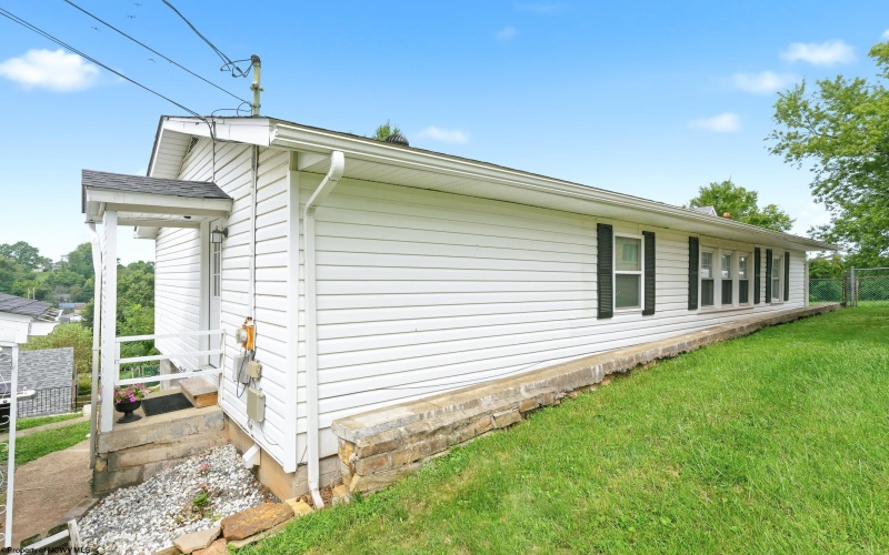 184 Vincent Avenue, Westover, West Virginia 26501, 3 Bedrooms Bedrooms, 7 Rooms Rooms,2 BathroomsBathrooms,Single Family Detached,For Sale,Vincent,0,10166559