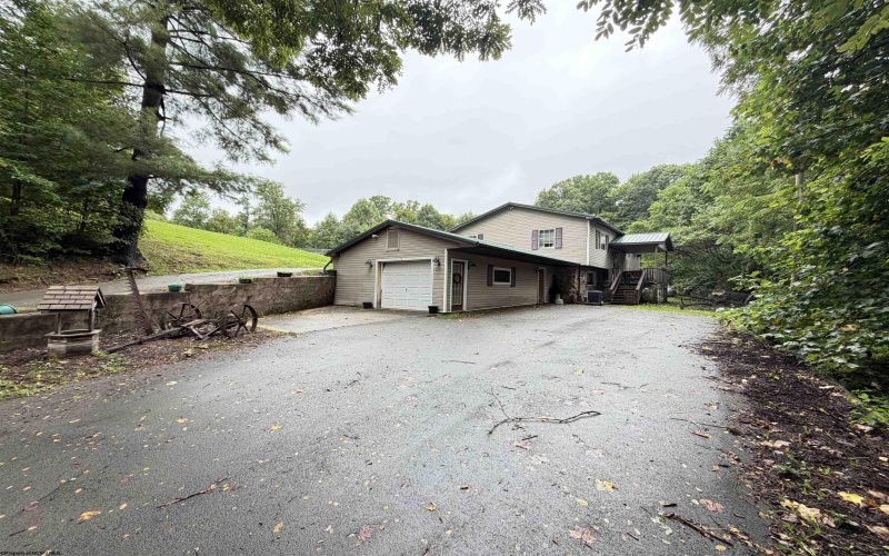 15 Buckskin Drive, Elkins, West Virginia 26241, 4 Bedrooms Bedrooms, 12 Rooms Rooms,3 BathroomsBathrooms,Single Family Detached,For Sale,Buckskin,0,10166560