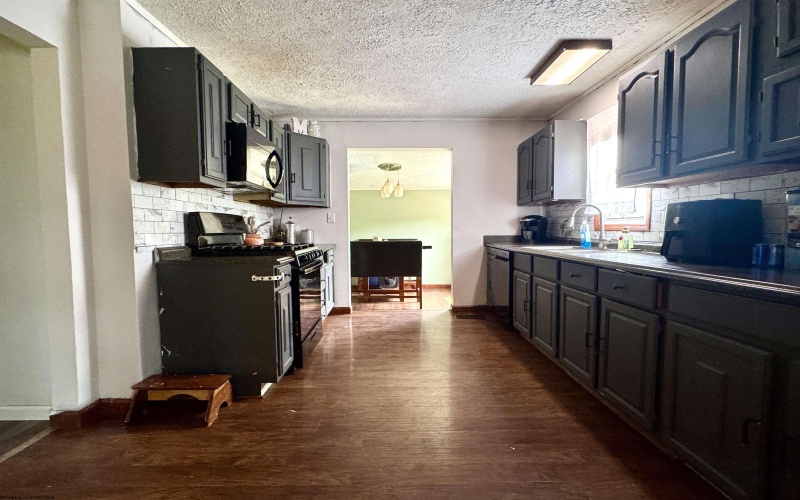 538 Valley Chapel Road, Weston, West Virginia 26452, 3 Bedrooms Bedrooms, 8 Rooms Rooms,1 BathroomBathrooms,Single Family Detached,For Sale,Valley Chapel,0,10166574