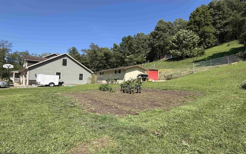 860 Bingamon Road, Worthington, West Virginia 26591, 4 Bedrooms Bedrooms, 11 Rooms Rooms,3 BathroomsBathrooms,Single Family Detached,For Sale,Bingamon,0,10166573