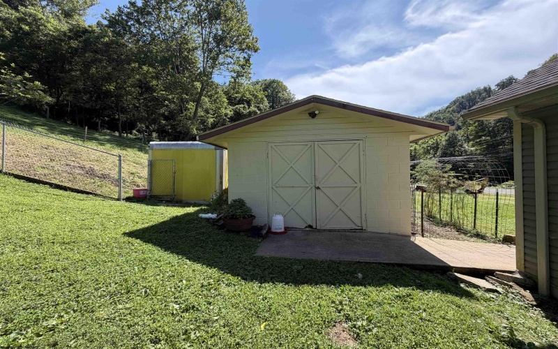 860 Bingamon Road, Worthington, West Virginia 26591, 4 Bedrooms Bedrooms, 11 Rooms Rooms,3 BathroomsBathrooms,Single Family Detached,For Sale,Bingamon,0,10166573