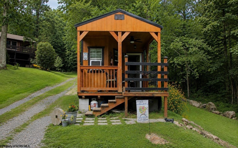 2467 Cuzzart Road, Bruceton Mills, West Virginia 25625, 2 Bedrooms Bedrooms, 4 Rooms Rooms,2 BathroomsBathrooms,Single Family Detached,For Sale,Cuzzart,0,10166582