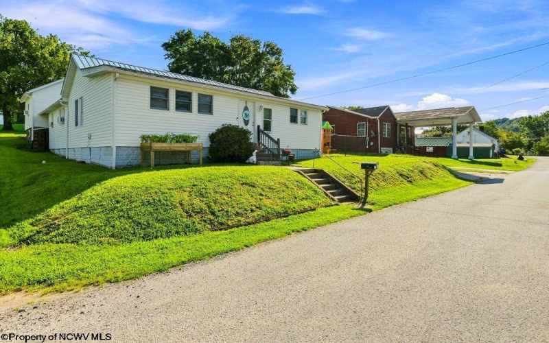 412 Charles Street, Glenville, West Virginia 26351, 3 Bedrooms Bedrooms, 10 Rooms Rooms,1 BathroomBathrooms,Single Family Detached,For Sale,Charles,0,10166581