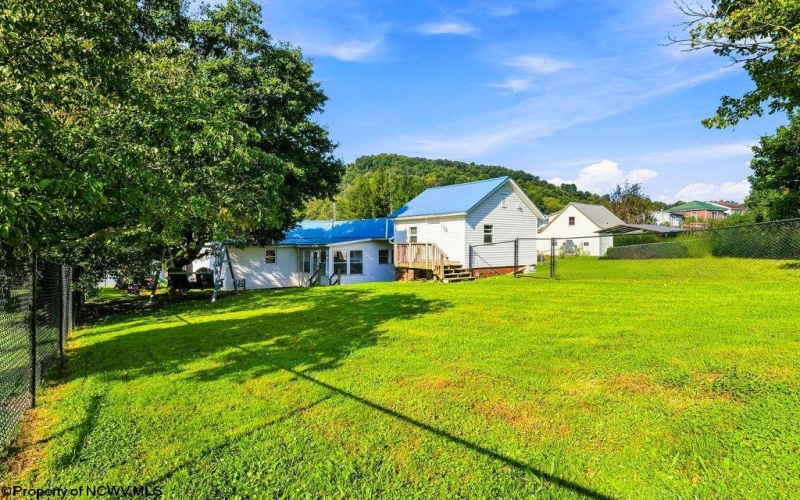 412 Charles Street, Glenville, West Virginia 26351, 3 Bedrooms Bedrooms, 10 Rooms Rooms,1 BathroomBathrooms,Single Family Detached,For Sale,Charles,0,10166581