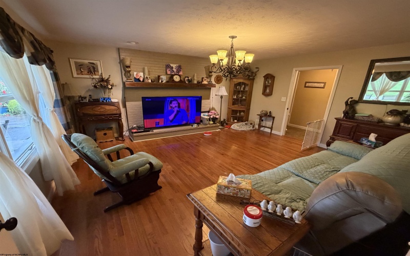 33 Lincoln Way, Buckhannon, West Virginia 26201, 3 Bedrooms Bedrooms, 10 Rooms Rooms,3 BathroomsBathrooms,Single Family Detached,For Sale,Lincoln,0,10166583