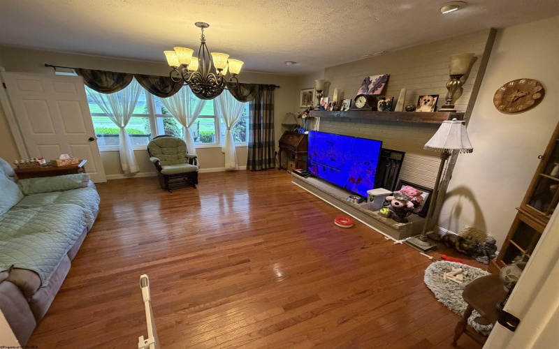 33 Lincoln Way, Buckhannon, West Virginia 26201, 3 Bedrooms Bedrooms, 10 Rooms Rooms,3 BathroomsBathrooms,Single Family Detached,For Sale,Lincoln,0,10166583