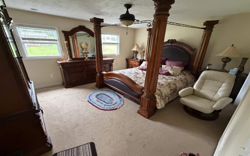 33 Lincoln Way, Buckhannon, West Virginia 26201, 3 Bedrooms Bedrooms, 10 Rooms Rooms,3 BathroomsBathrooms,Single Family Detached,For Sale,Lincoln,0,10166583