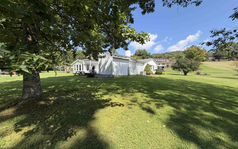 33 Lincoln Way, Buckhannon, West Virginia 26201, 3 Bedrooms Bedrooms, 10 Rooms Rooms,3 BathroomsBathrooms,Single Family Detached,For Sale,Lincoln,0,10166583