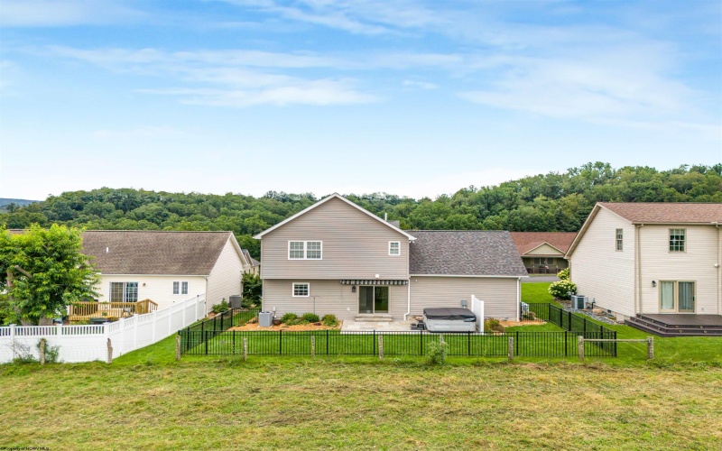 415 Arabela Court, Morgantown, West Virginia 26508, 3 Bedroom Bedrooms, 7 Room Rooms,2 BathroomBathrooms,Single Family Detached,For Sale,Arabela,0,10166604