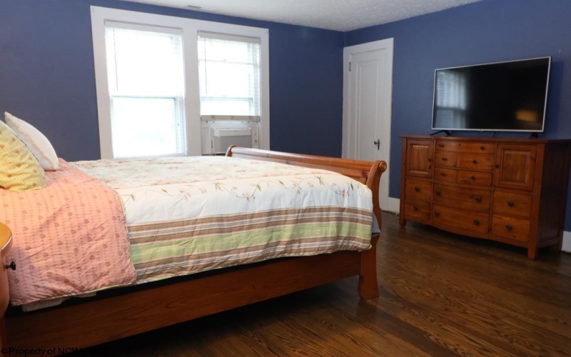 1216 Henry Avenue, Elkins, West Virginia 26241, 4 Bedrooms Bedrooms, 9 Rooms Rooms,2 BathroomsBathrooms,Single Family Detached,For Sale,Henry,0,10166599