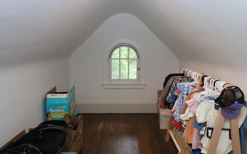 1216 Henry Avenue, Elkins, West Virginia 26241, 4 Bedrooms Bedrooms, 9 Rooms Rooms,2 BathroomsBathrooms,Single Family Detached,For Sale,Henry,0,10166599