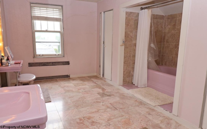 1216 Henry Avenue, Elkins, West Virginia 26241, 4 Bedrooms Bedrooms, 9 Rooms Rooms,2 BathroomsBathrooms,Single Family Detached,For Sale,Henry,0,10166599
