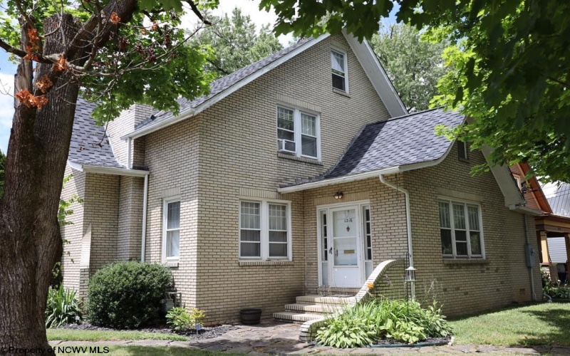 1216 Henry Avenue, Elkins, West Virginia 26241, 4 Bedrooms Bedrooms, 9 Rooms Rooms,2 BathroomsBathrooms,Single Family Detached,For Sale,Henry,0,10166599