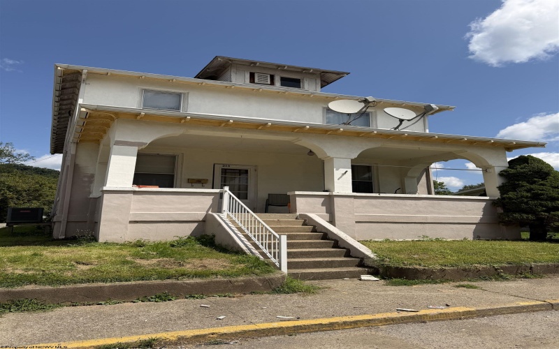213 5th Street, Weston, West Virginia 26452, 4 Bedrooms Bedrooms, 9 Rooms Rooms,2 BathroomsBathrooms,Single Family Detached,For Sale,5th,0,10166598