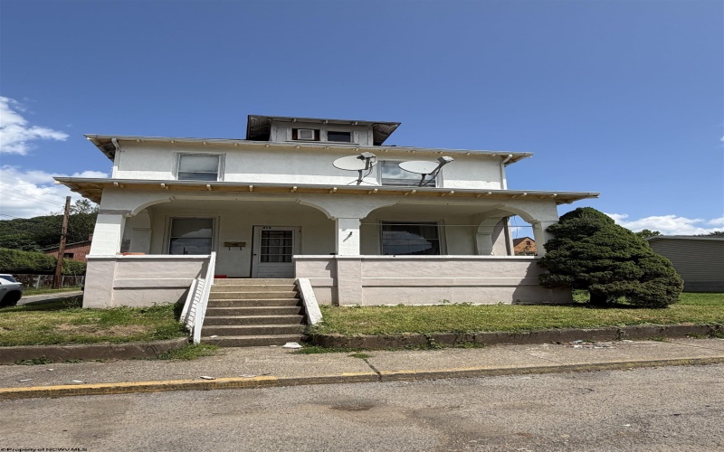 213 5th Street, Weston, West Virginia 26452, 4 Bedrooms Bedrooms, 9 Rooms Rooms,2 BathroomsBathrooms,Single Family Detached,For Sale,5th,0,10166598
