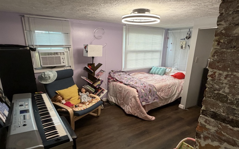 8086 Hazelwood Avenue, Stonewood, West Virginia 26301, 4 Bedroom Bedrooms, 8 Room Rooms,2 BathroomBathrooms,Single Family Detached,For Sale,Hazelwood,0,10166590