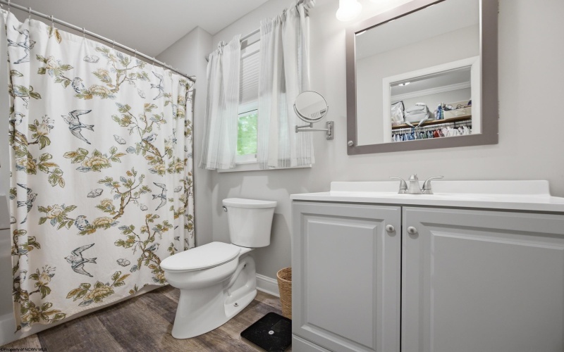 107 Forest Drive, Clarksburg, West Virginia 26301, 4 Bedroom Bedrooms, 9 Room Rooms,2 BathroomBathrooms,Single Family Detached,For Sale,Forest,0,10166593